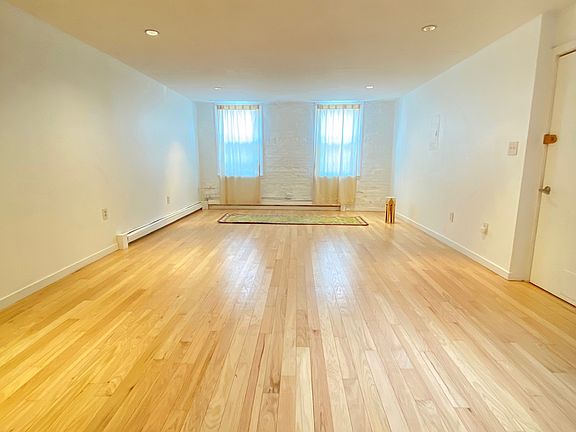 3rd image of 255 Union Ave #1