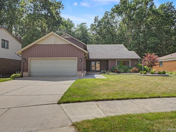 17620 Fox Glen Dr, Riverview, MI 48193