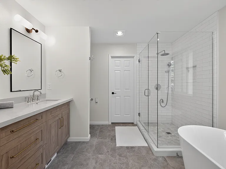 659 Vashon Pl NE — Photo 21