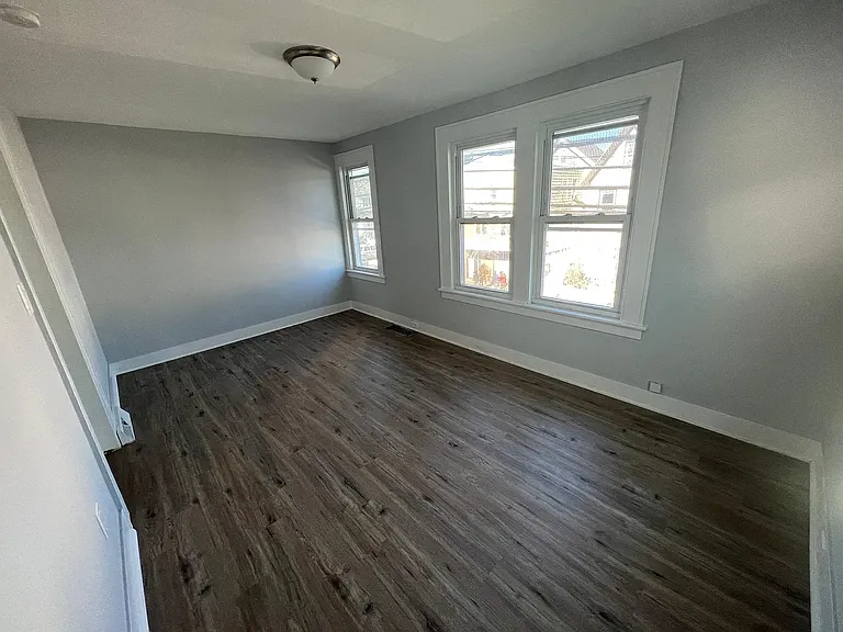 295 Pequonnock St #4 — Photo 2