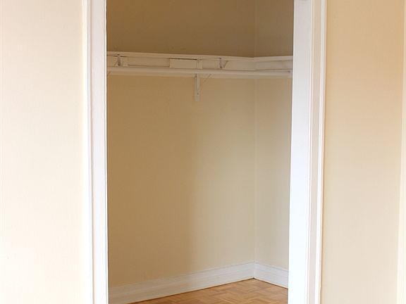 5th image of 711 W Belmont Ave APT 502