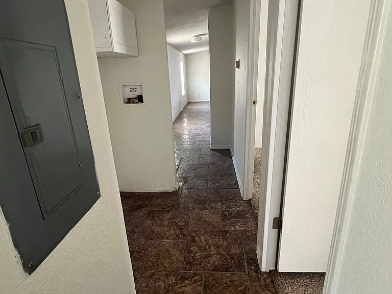 503 Uhland Rd — Photo 18