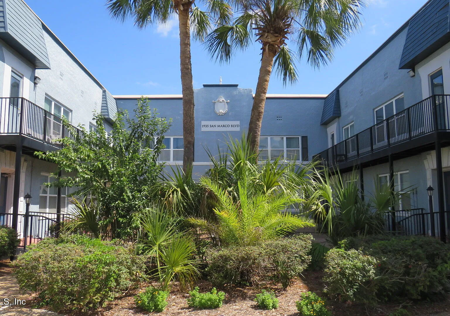1 bed, 1.0 bath, 700 sqft, $1,100 — Photo 1