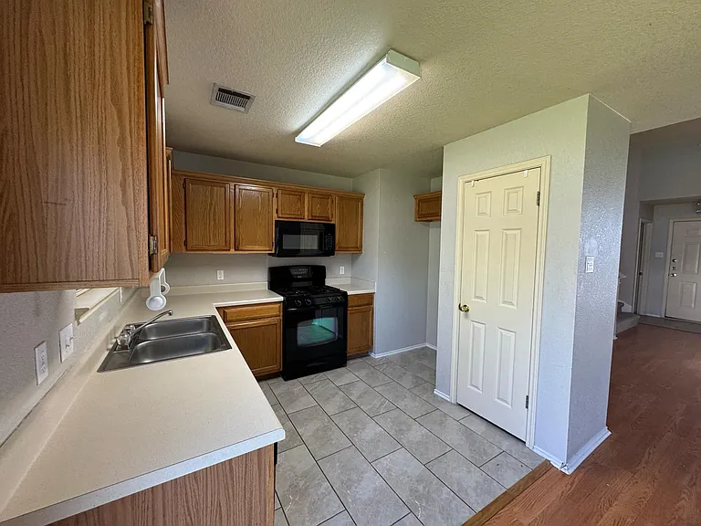 8901 Vigen Cir — Photo 9