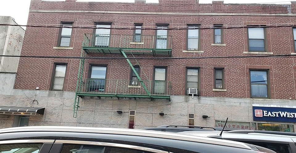 2nd image of 5801 8th Ave