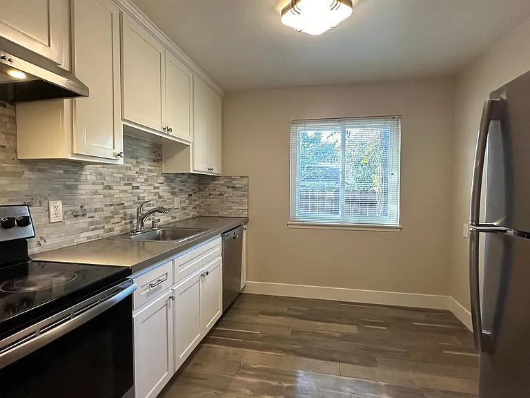 2713 and 2721 T Street, Sacramento — Photo 18