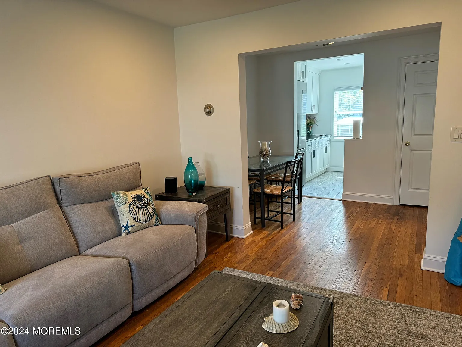 2 bed, 823 sqft, $2,600 — Photo 3