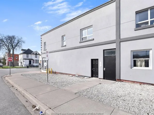 1188 Wyandotte St E #4, Windsor, ON N9A 3K2