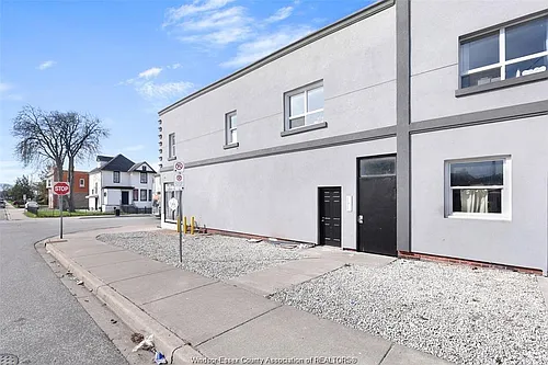 1188 Wyandotte St E #4 Photo 1