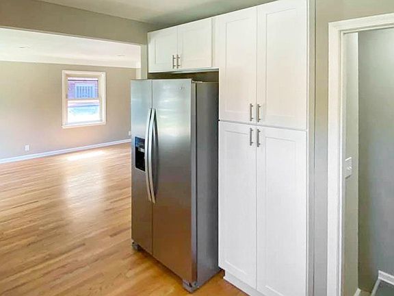4th image of 23851 Condon Ave