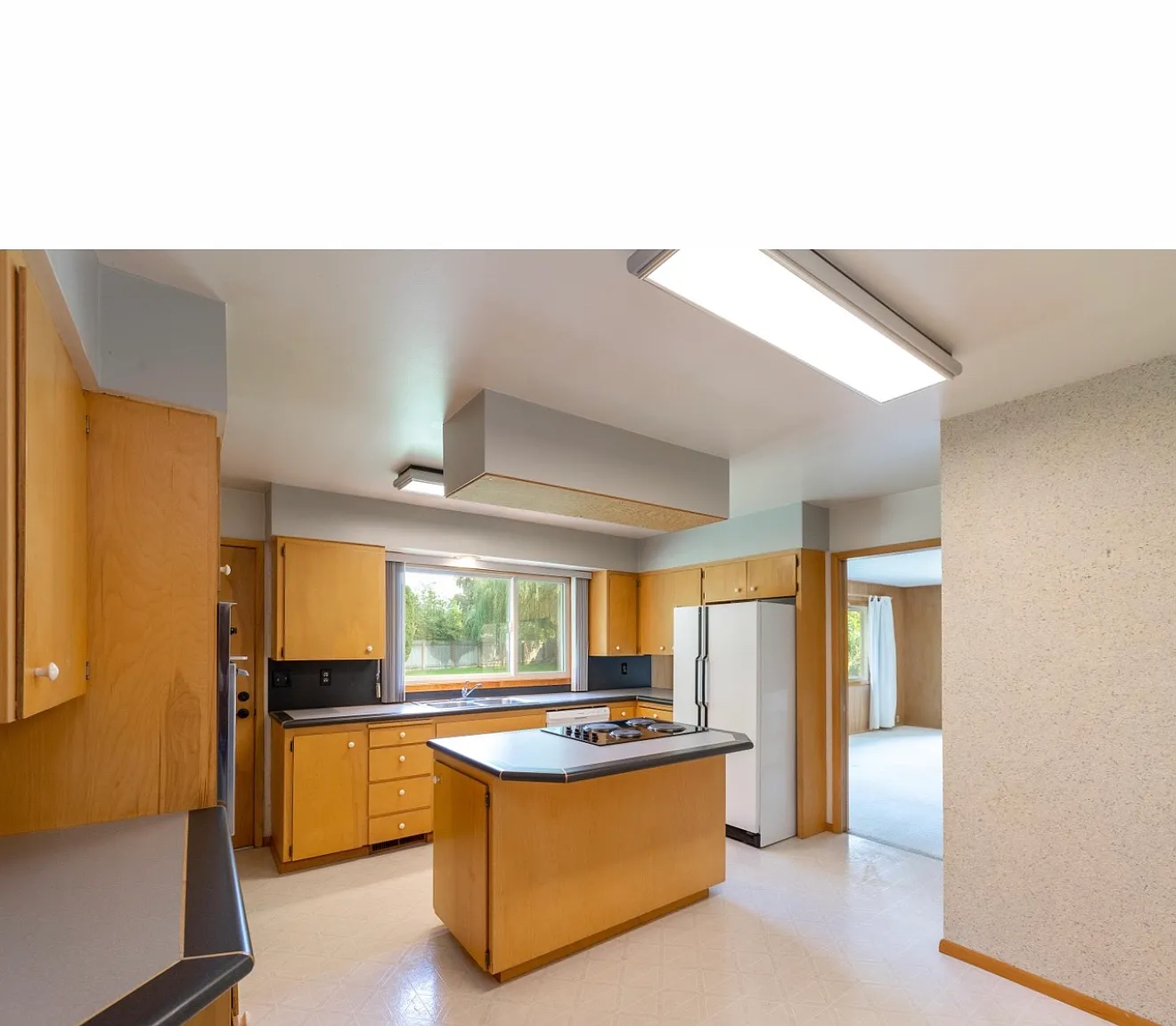 4 bed, 2903 sqft, $3,495 — Photo 4
