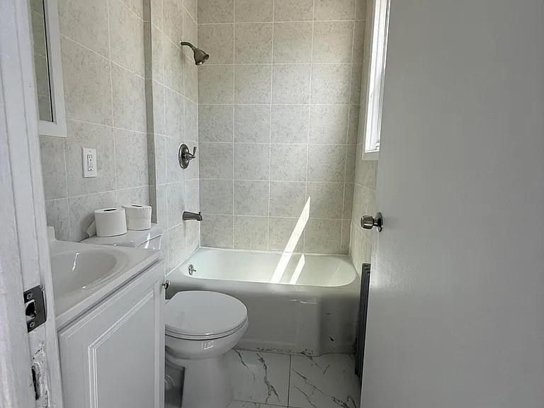 1288 Forest Ave #1 — Photo 10