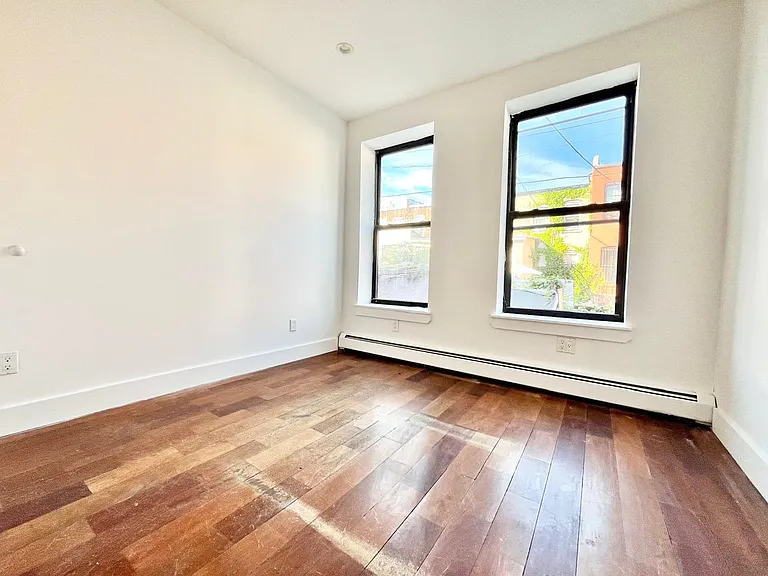 653 Pennsylvania Ave #1R — Photo 15