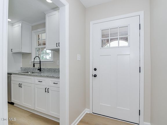 3rd image of 3335 Cockatoo Road