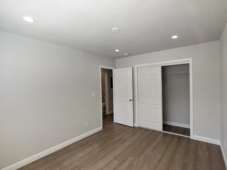 1811 Francisco St — Photo 24