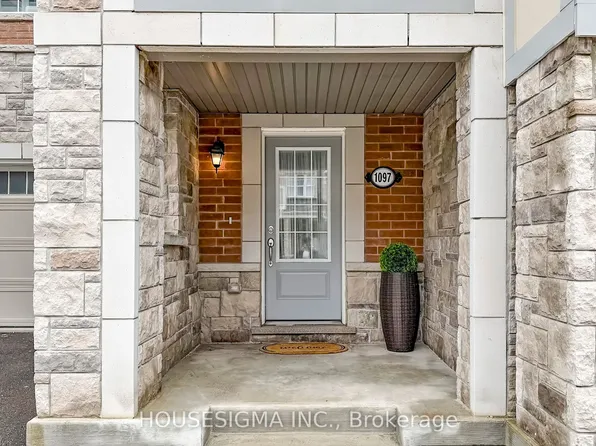 1097 Silk St, Pickering, ON L1X 0E8