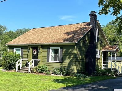 689 Albany Tpke, Old Chatham, NY, 12136