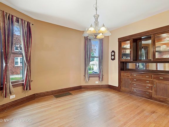 4th image of 1930 W Summerdale Ave
