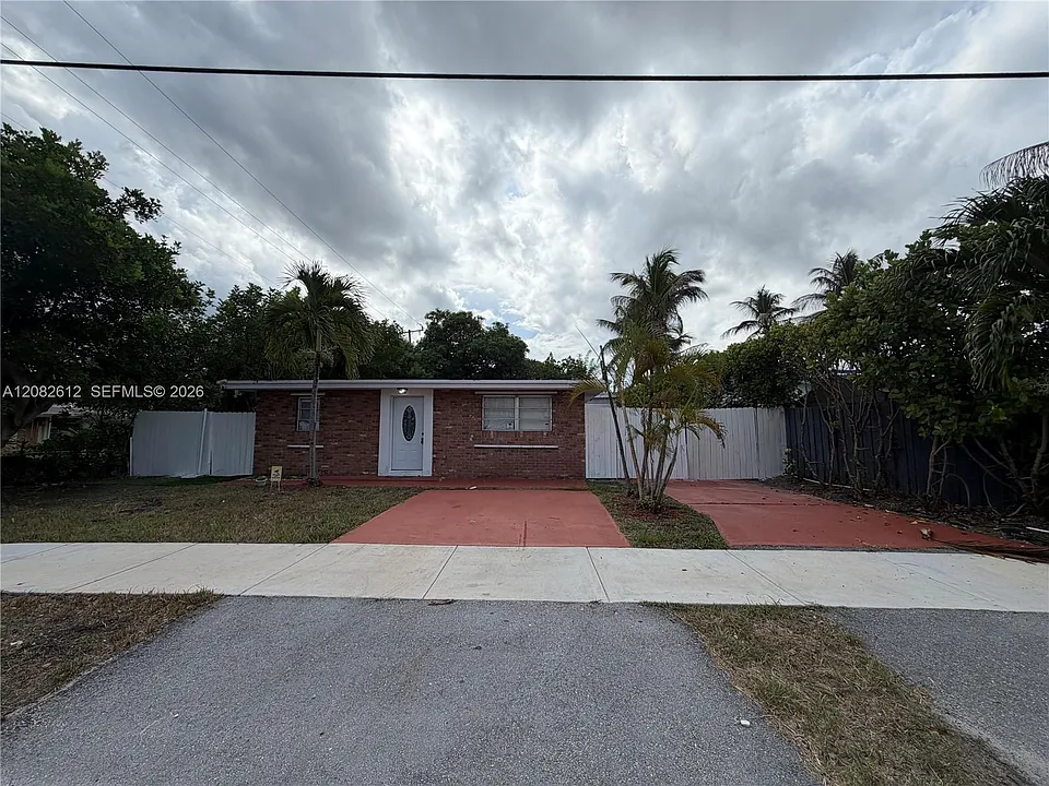 4265 NW 5th Ave