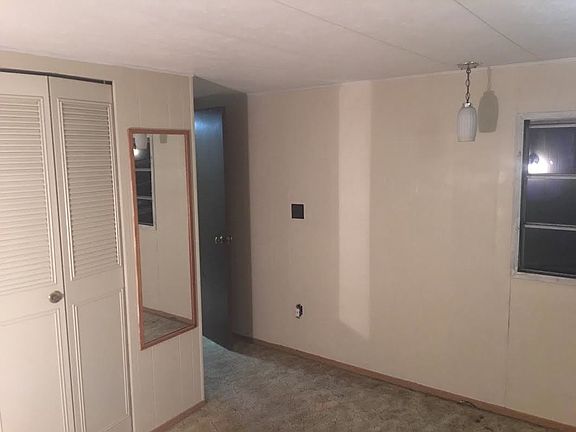 5th image of 1012 Peachtree Ln