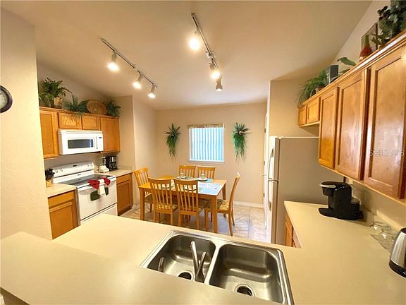 3rd image of 1439 Silver Cove Dr