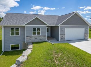2076 Fawn Valley Ct, Reedsburg, WI 53959