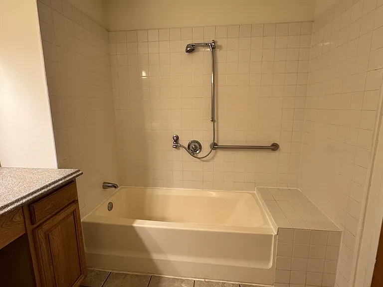 12 Crane St #11 — Photo 9