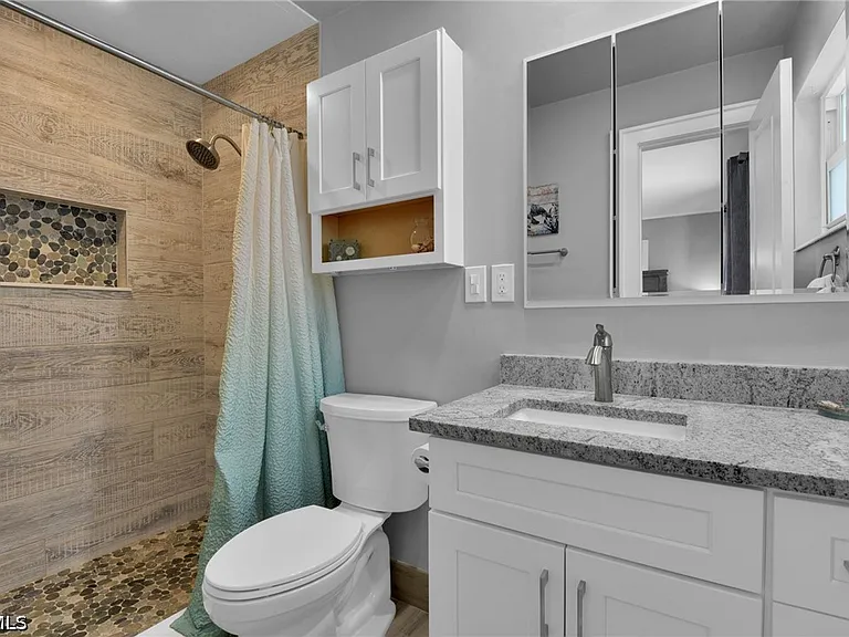 2413 Dover Ave — Photo 16