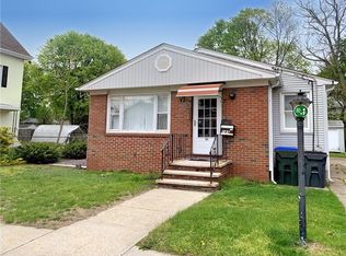 165 Gray St, Providence, RI 02909