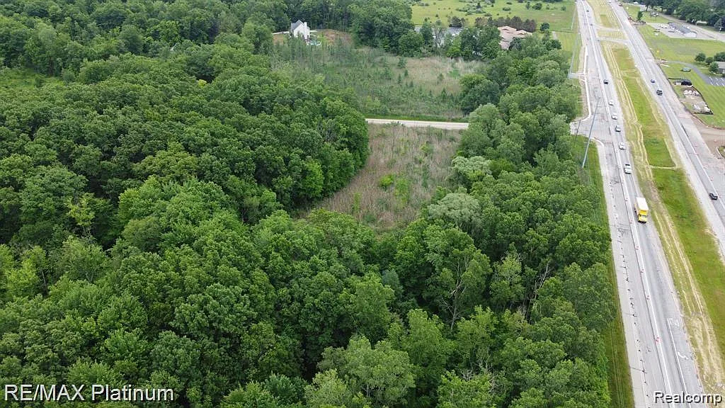 12071 Highland Rd photo 1