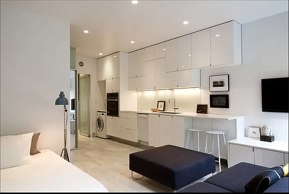 Rented by Compass | media 10