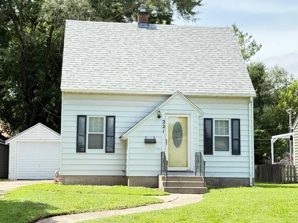 221 N Franklin Ave, Ames, IA 50014