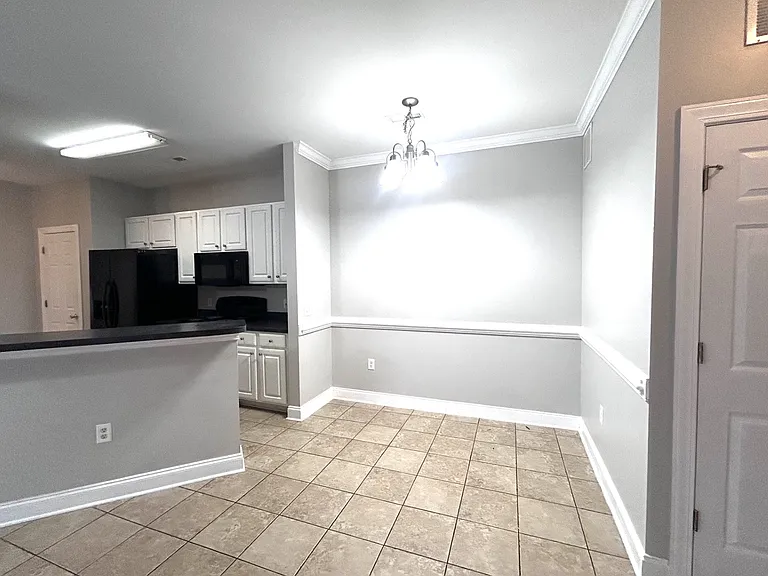 2041 Silvercrest Dr #B — Photo 7