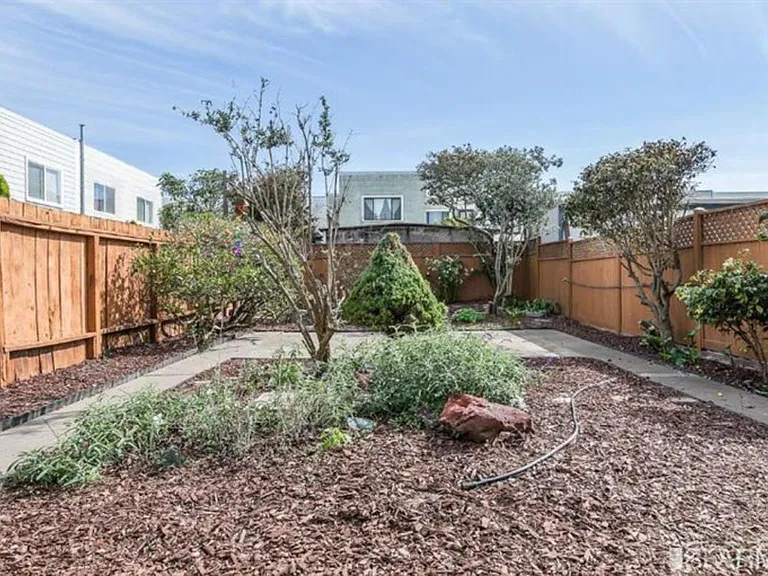 2514 40th Ave — Photo 25