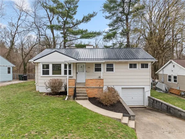 200 Sunset Dr, Saint Clairsville, OH 43950
