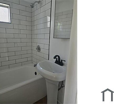 2nd image of 1240 N Kenmore Ave #40-14