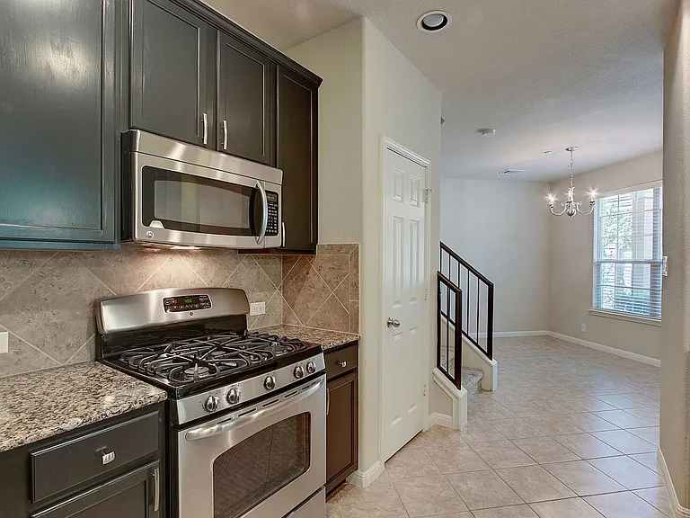 1310 Parmer Ln #303-3B — Photo 15