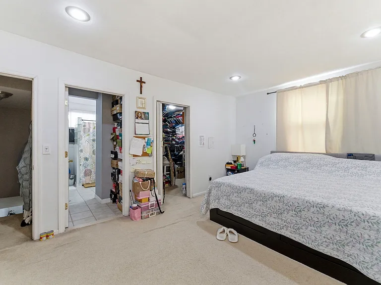 270 Westervelt Pl — Photo 4