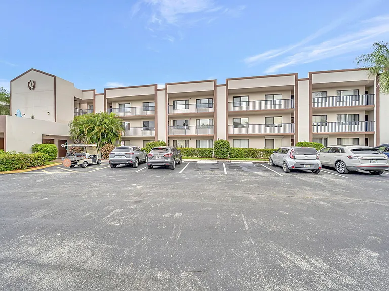 9485 N Belfort Cir #308 — Photo 4