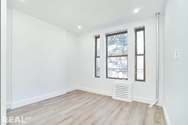 Rented by REAL New York | media 4