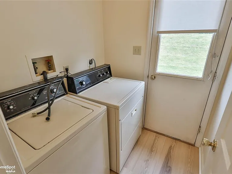 4059 Wedgewood Rd — Photo 31