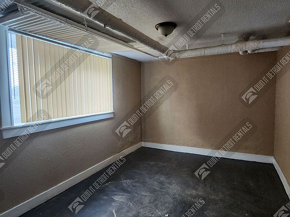 3rd image of 2025 Fullerton St #B1