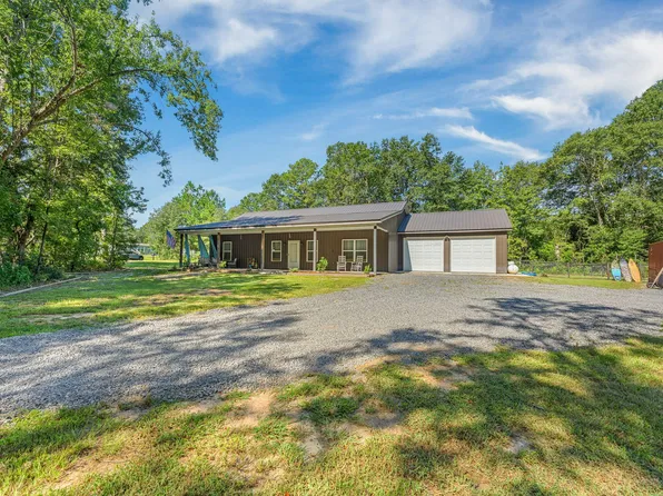 818 Frasier Ln, Pineville, SC 29468