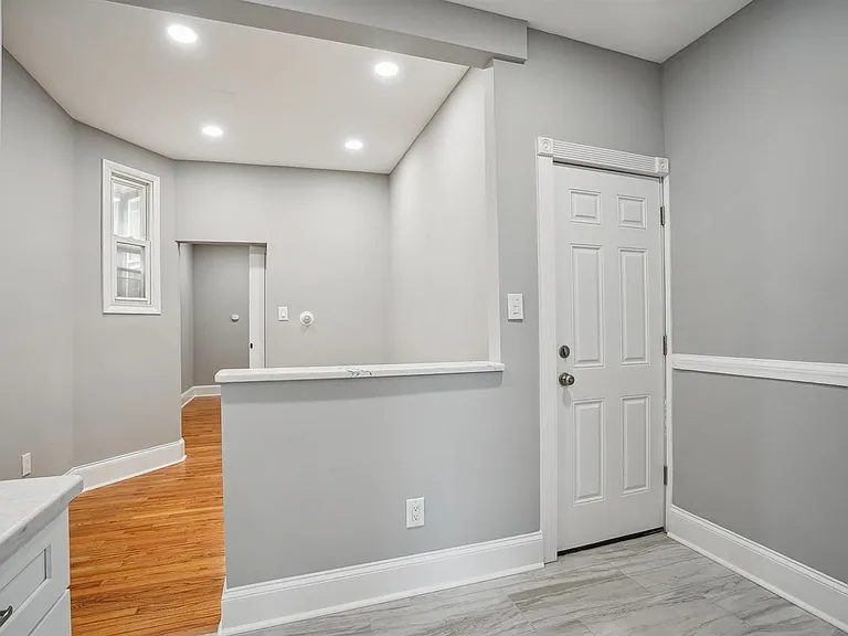 198 Griffith St #1L — Photo 5