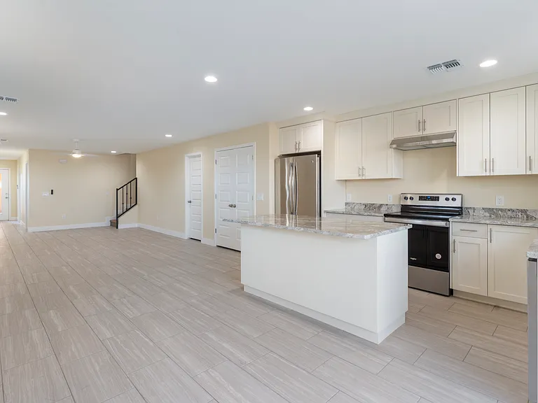 1415 S 29th Ave #1 — Photo 1
