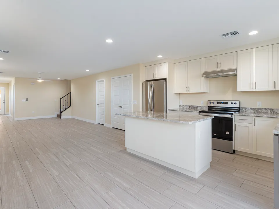 1415 S 29th Ave #1