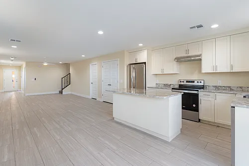 1415 S 29th Ave #1 Photo 1