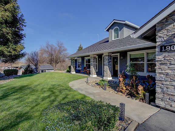 3rd image of 19050 Blythe Way