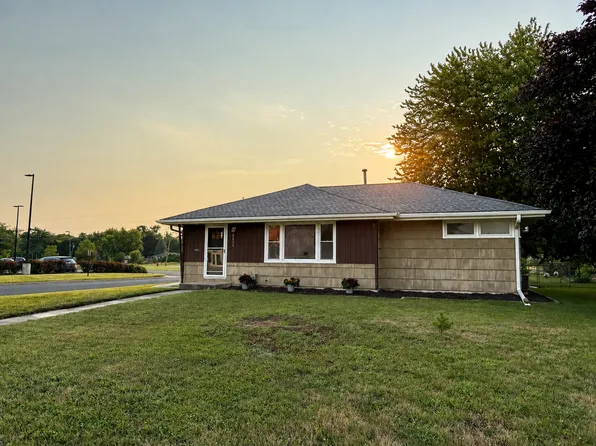 8817 Oakland Ave S, Bloomington, MN 55420
