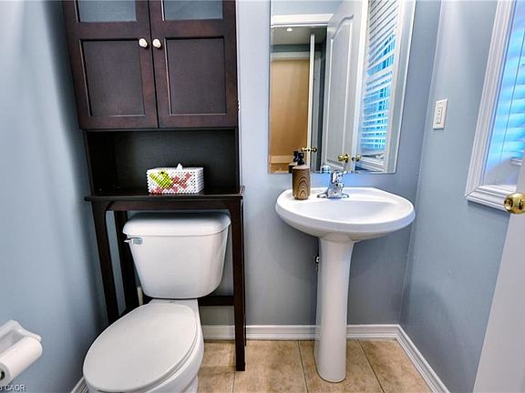 3rd image of 4689 Bracknell Rd